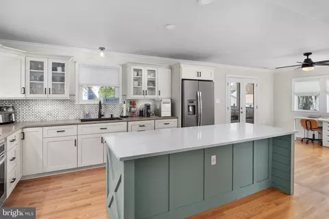 Kitchen - 606 Whittington Pl, Deale, MD 20751 photo 2 of 2