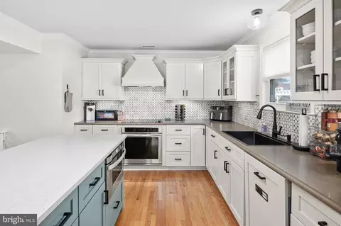 606 Whittington Pl, Deale, MD 20751