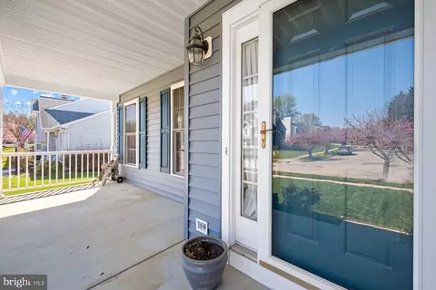 Exterior - 809 Vacation Dr, Odenton, MD 21113 photo 3 of 8