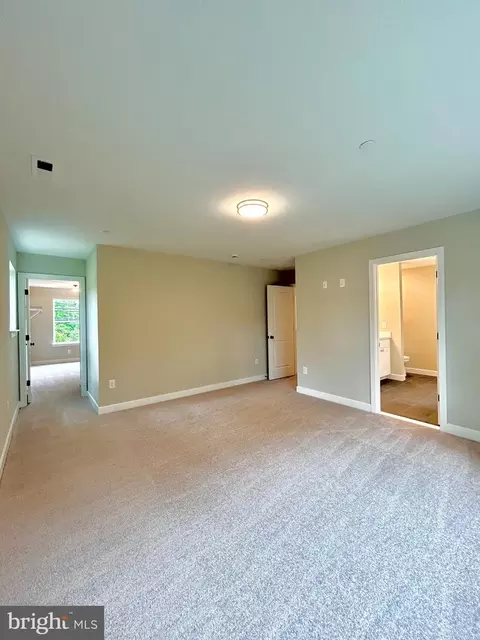 Bedroom - 4655 Mountain Rd, Pasadena, MD 21122 photo 4 of 4