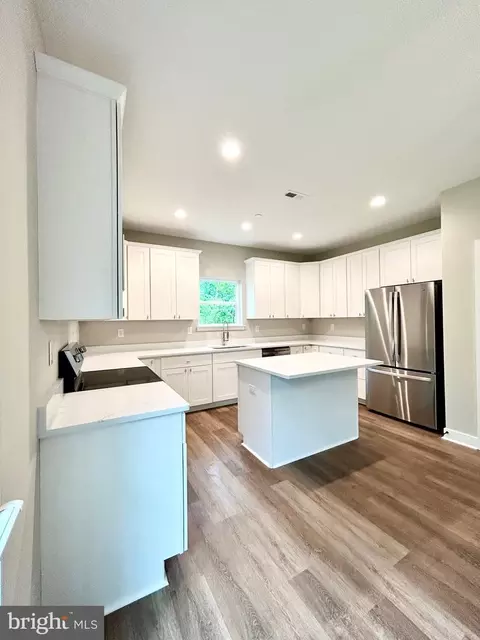 Kitchen - 4655 Mountain Rd, Pasadena, MD 21122 photo 3 of 8