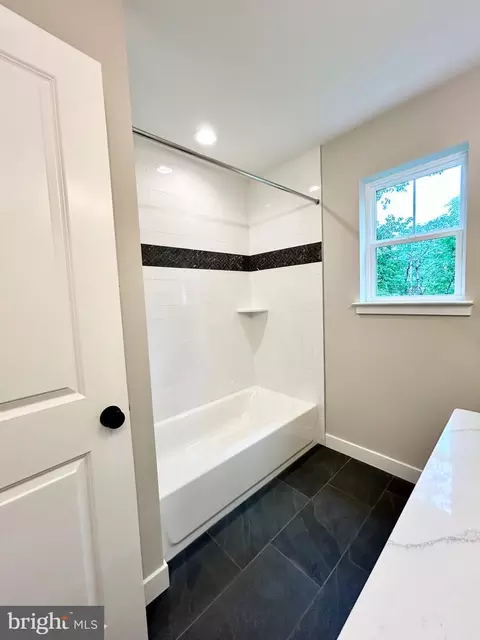 Bath - 4655 Mountain Rd, Pasadena, MD 21122 photo 1 of 7