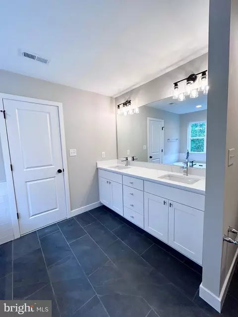 Bath - 4655 Mountain Rd, Pasadena, MD 21122 photo 7 of 7