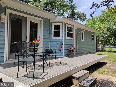 Exterior - 7885 Elizabeth Rd, Pasadena, MD 21122 photo 2 of 9