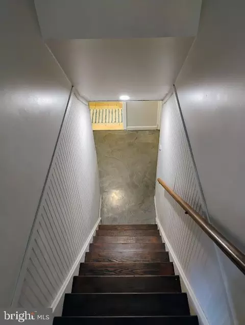 Entry Way - 7885 Elizabeth Rd, Pasadena, MD 21122 photo 2 of 3