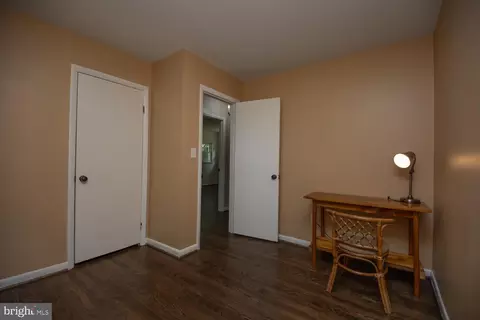 Bedroom - 7885 Elizabeth Rd, Pasadena, MD 21122 photo 2 of 3