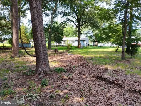 Exterior - 7885 Elizabeth Rd, Pasadena, MD 21122 photo 6 of 9