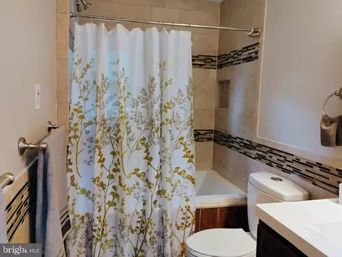 Bath - 7885 Elizabeth Rd, Pasadena, MD 21122 photo 1 of 5