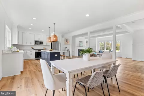 Dining - 6016 Drum Point Rd, Deale, MD 20751 photo 2 of 3