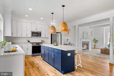 Kitchen - 6016 Drum Point Rd, Deale, MD 20751 photo 4 of 5