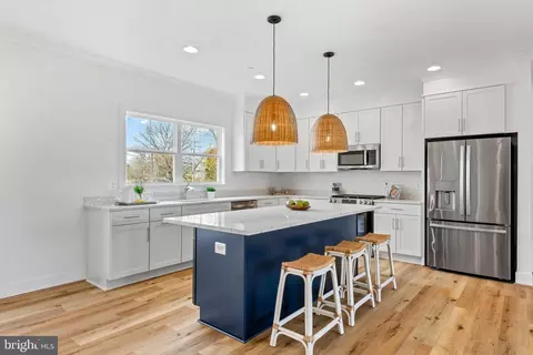 Kitchen - 6016 Drum Point Rd, Deale, MD 20751 photo 2 of 5