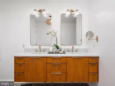 Bath - 526 Broadneck Rd, Annapolis, MD 21409 photo 1 of 8