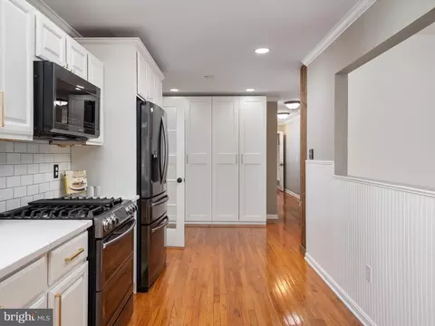 Entry Way - 526 Broadneck Rd, Annapolis, MD 21409 photo 4 of 5