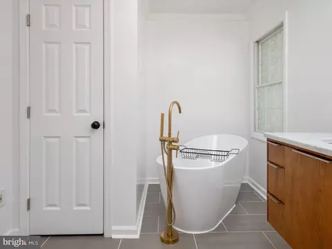 Bath - 526 Broadneck Rd, Annapolis, MD 21409 photo 3 of 8