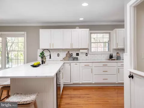 Kitchen - 526 Broadneck Rd, Annapolis, MD 21409 photo 2 of 4