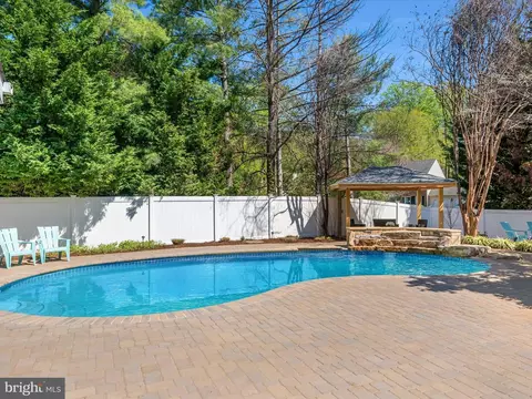 Exterior - 526 Broadneck Rd, Annapolis, MD 21409 photo 6 of 17