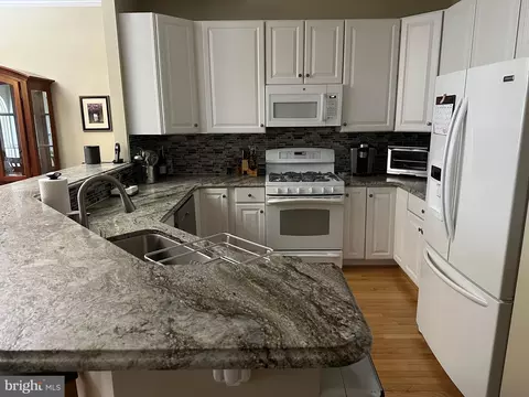 2562 Running Wolf Trl, Odenton, MD 21113 photo 5