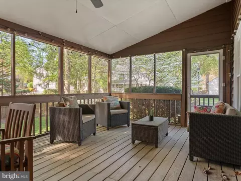 1711 Peartree Ln, Crofton, MD 21114