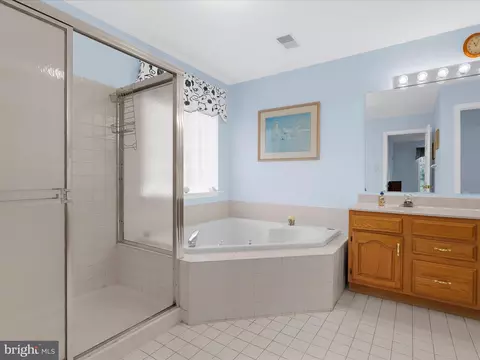 Bath - 2712 Elton Ct, Crofton, MD 21114 photo 2 of 8