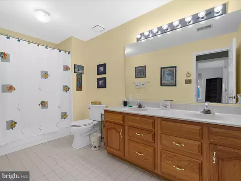 Bath - 2712 Elton Ct, Crofton, MD 21114 photo 6 of 8