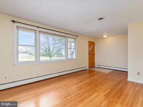 Living - 7147 Ohio Ave, Hanover, MD 21076 photo 1 of 5
