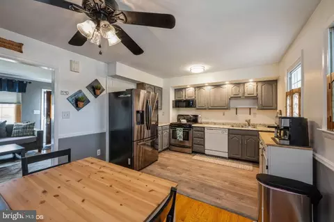 Kitchen - 308 17th Ave, Baltimore, MD 21225 photo 2 of 2