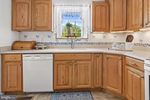 7866 Kings Bench Pl, Pasadena, MD 21122 photo 25