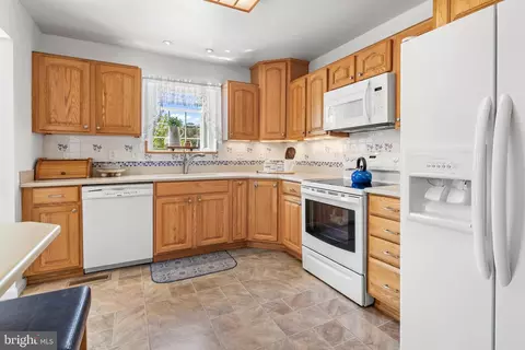 7866 Kings Bench Pl, Pasadena, MD 21122 photo 22