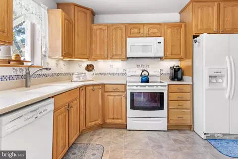 7866 Kings Bench Pl, Pasadena, MD 21122 photo 23