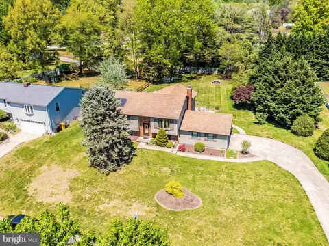 View/Area - 8344 Capel Dr, Pasadena, MD 21122 photo 5 of 6