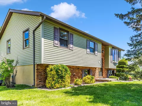 Exterior - 8344 Capel Dr, Pasadena, MD 21122 photo 4 of 11