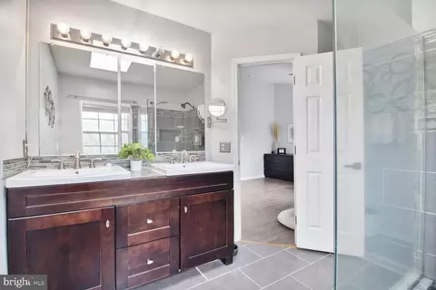 Bath - 1334 Hill Born Dr, Hanover, MD 21076 photo 2 of 5