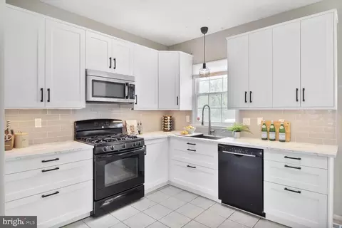 Kitchen - 1334 Hill Born Dr, Hanover, MD 21076 photo 3 of 3