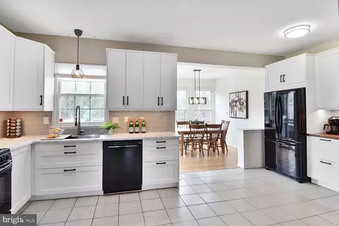 Kitchen - 1334 Hill Born Dr, Hanover, MD 21076 photo 2 of 3