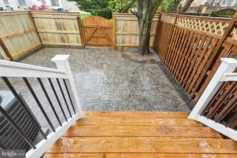 Exterior - 1009 Baywind Dr, Annapolis, MD 21401 photo 2 of 2