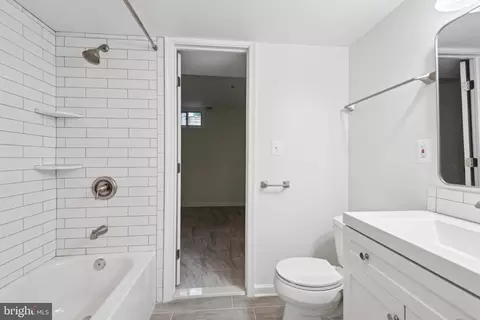 Bath - 1009 Baywind Dr, Annapolis, MD 21401 photo 3 of 3