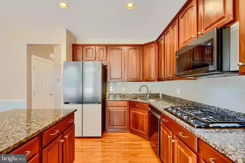7570 Maiden Head Dr, Hanover, MD 21076 photo 6