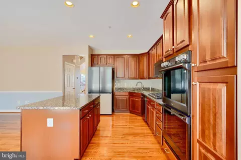 7570 Maiden Head Dr, Hanover, MD 21076 photo 5