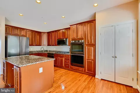 7570 Maiden Head Dr, Hanover, MD 21076 photo 4
