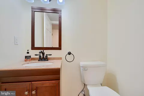 7570 Maiden Head Dr, Hanover, MD 21076 photo 33