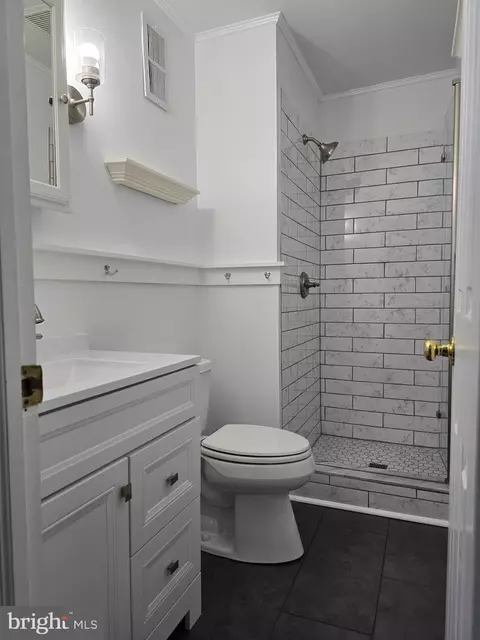 Bath - 1272 Masters Dr, Arnold, MD 21012 photo 3 of 3