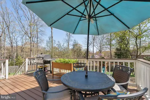 8393 Armstrong Dr, Pasadena, MD 21122 photo 25