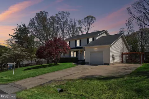8393 Armstrong Dr, Pasadena, MD 21122 photo 31