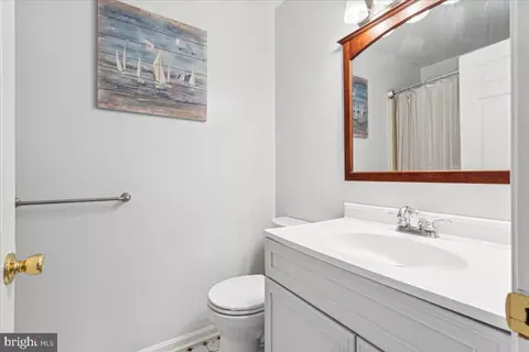 8393 Armstrong Dr, Pasadena, MD 21122 photo 21