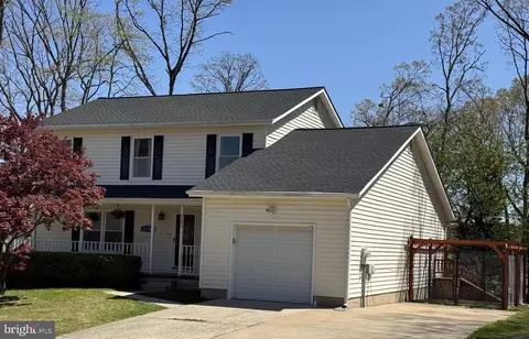8393 Armstrong Dr, Pasadena, MD 21122 photo 3