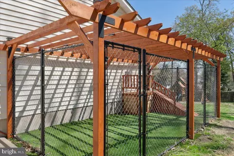 8393 Armstrong Dr, Pasadena, MD 21122 photo 29
