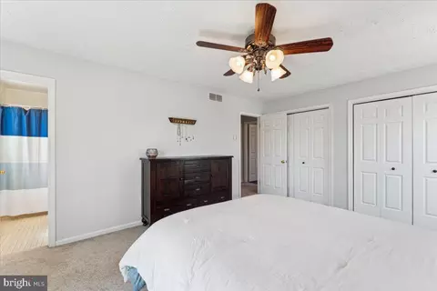 8393 Armstrong Dr, Pasadena, MD 21122 photo 16