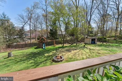 8393 Armstrong Dr, Pasadena, MD 21122 photo 26