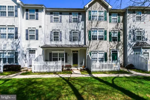 8216 Barrington Ct, Severn, MD 21144
