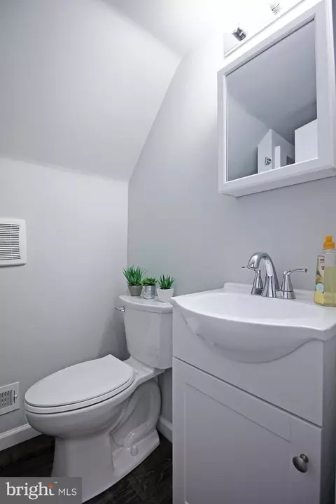 8528 Main Ave, Pasadena, MD 21122 photo 12